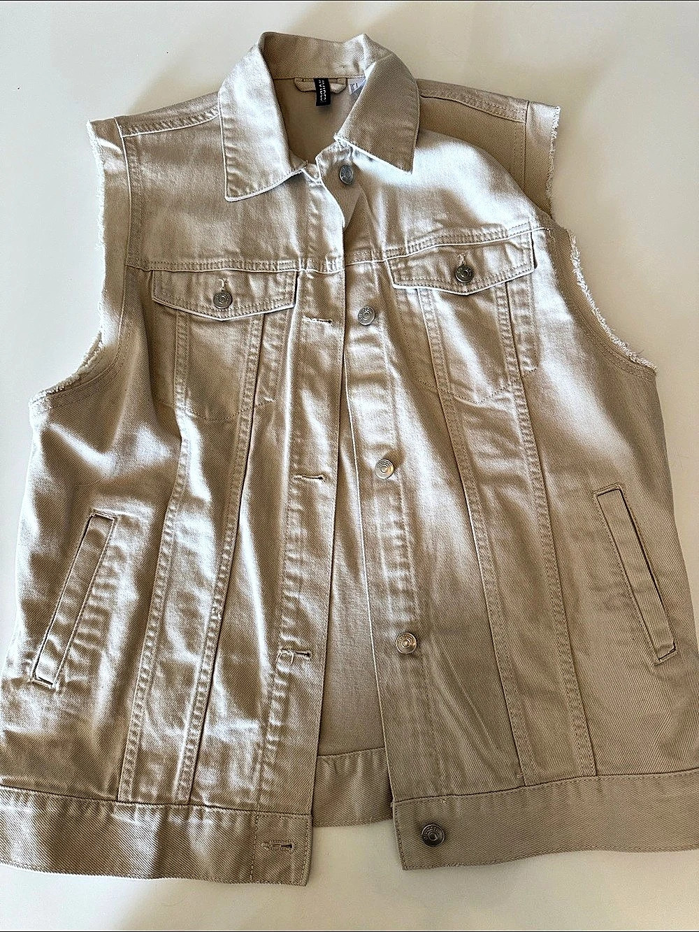 H&M Utility Vest in Beige Size Small Like New
